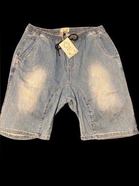 Men's Light Wash Denim Drawstring Jean Shorts